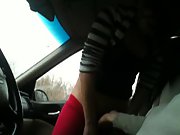 Horny girlfriend gives her man an amazing blowjob in the car